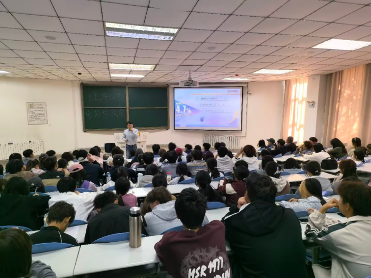 校党委常委、副校长管新帅为经济学院学...