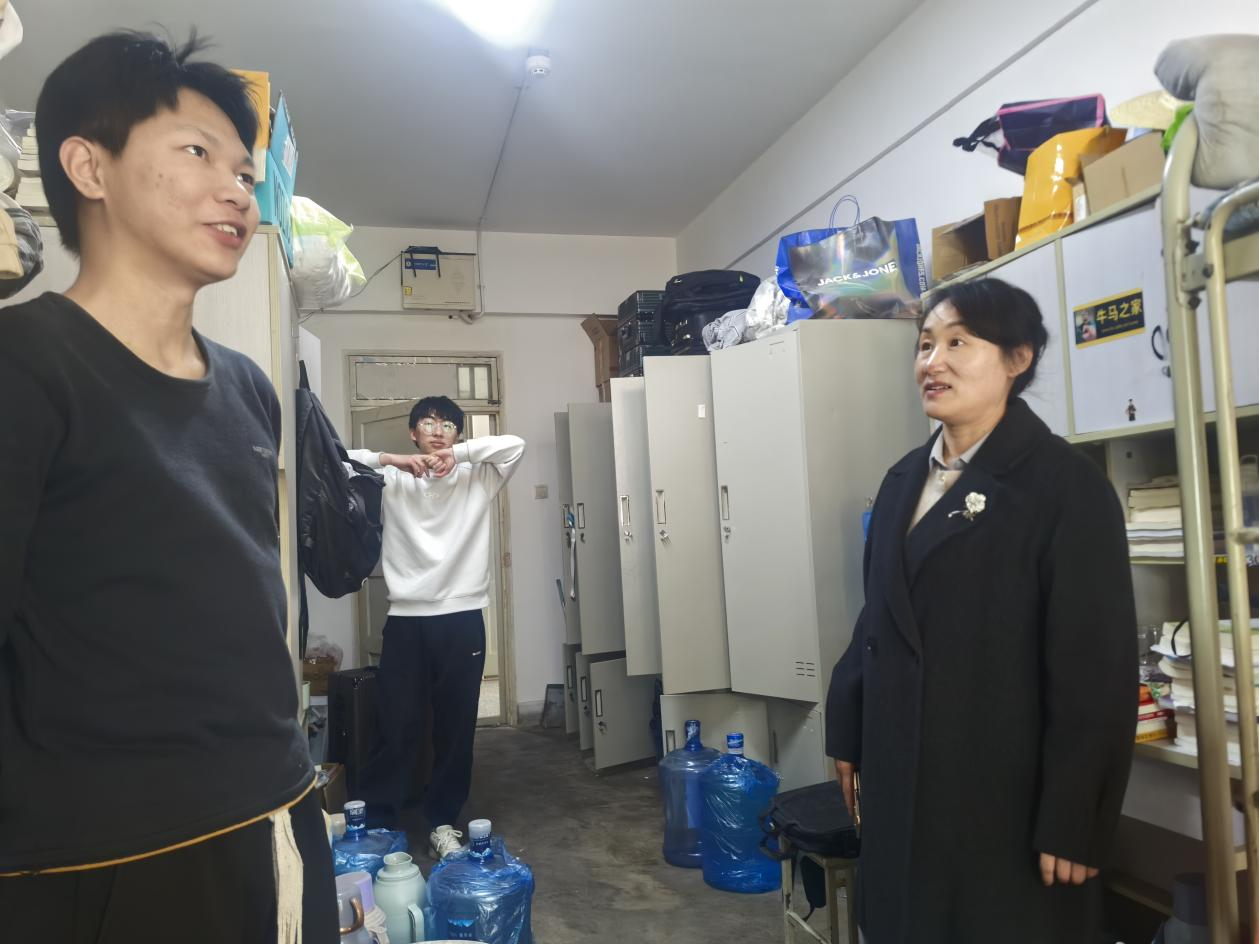 经济学院开展2026年春季学期学生宿舍走...
